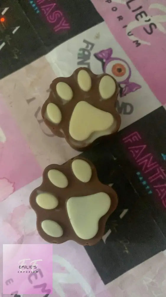 Brodie’s 2X Chocolate Paw Prints